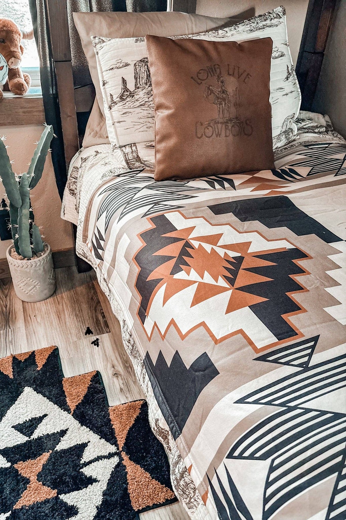Santa Fe Dust Blanket | Western Aztec Plush Reversible Throw Blanket