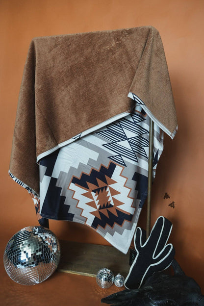 Santa Fe Dust Blanket | Western Aztec Plush Reversible Throw Blanket