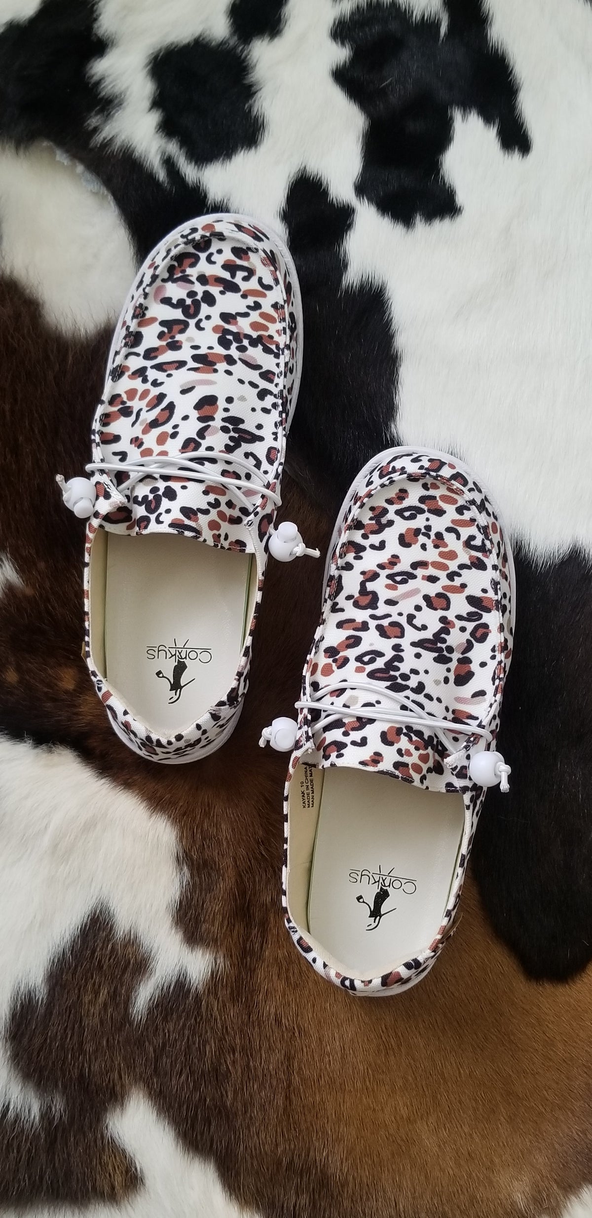 Kayak Snow Leopard Slip-On Shoes | Western Cowgirl Comfort Slip-On Sneakers